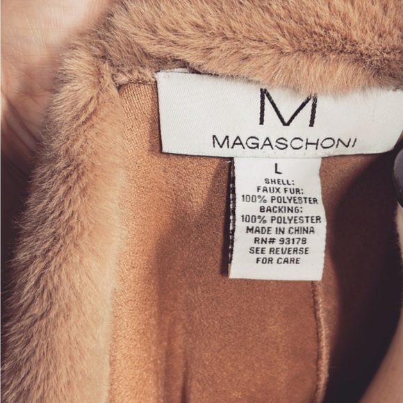 Woman coat - Picture 3 of 5